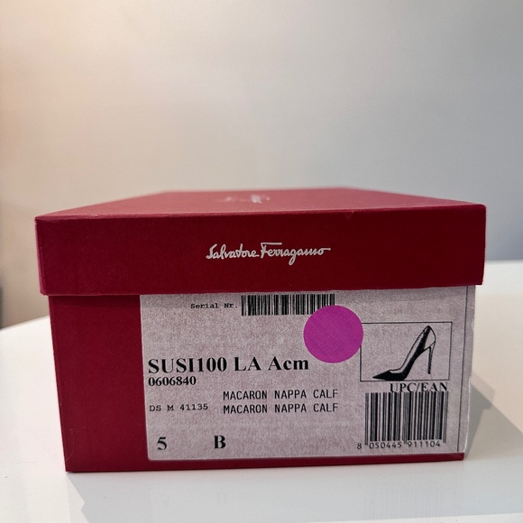 Salvatore Ferragamo Macaron Pink Perforated Leather Heels - Size 5 - Picture 1 of 6